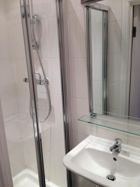 Rossmore Hotel 2*