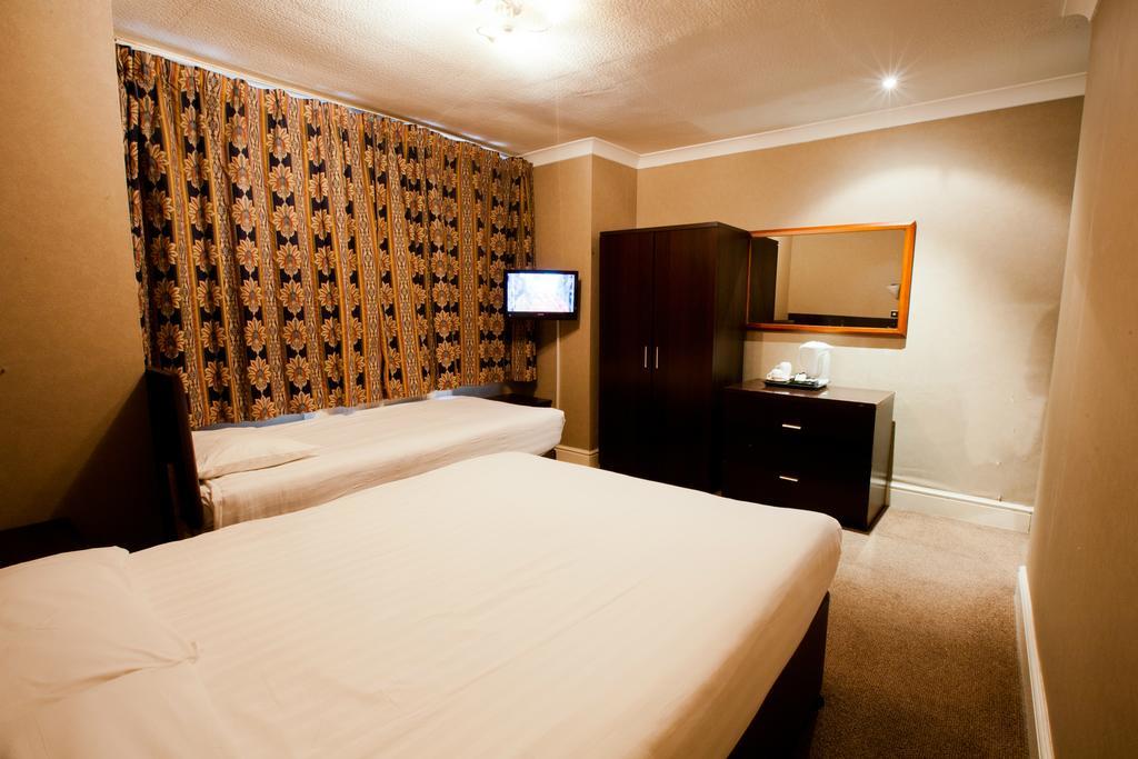 Rossmore Hotel Ilford