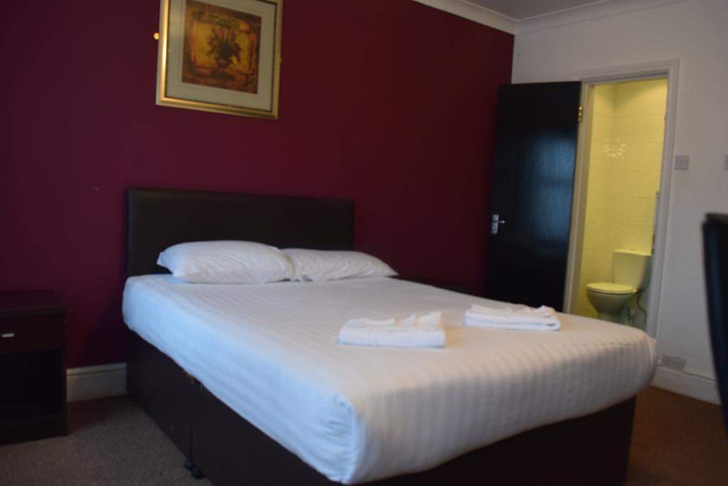 Rossmore Hotel Ilford
