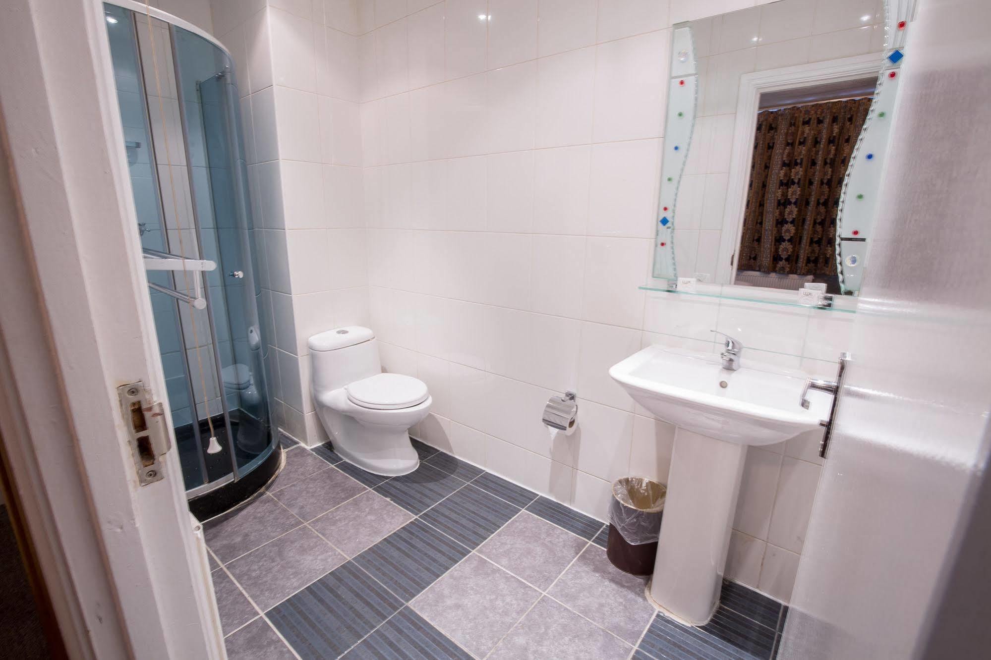 Hotel Rossmore 2*